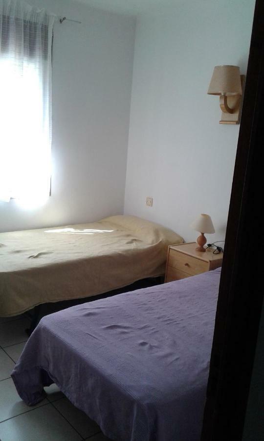 Apartamentos Mediterranean View Llanca Bagian luar foto